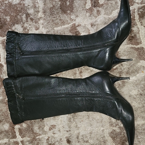 Burberry leather boots - Picture 4 of 9